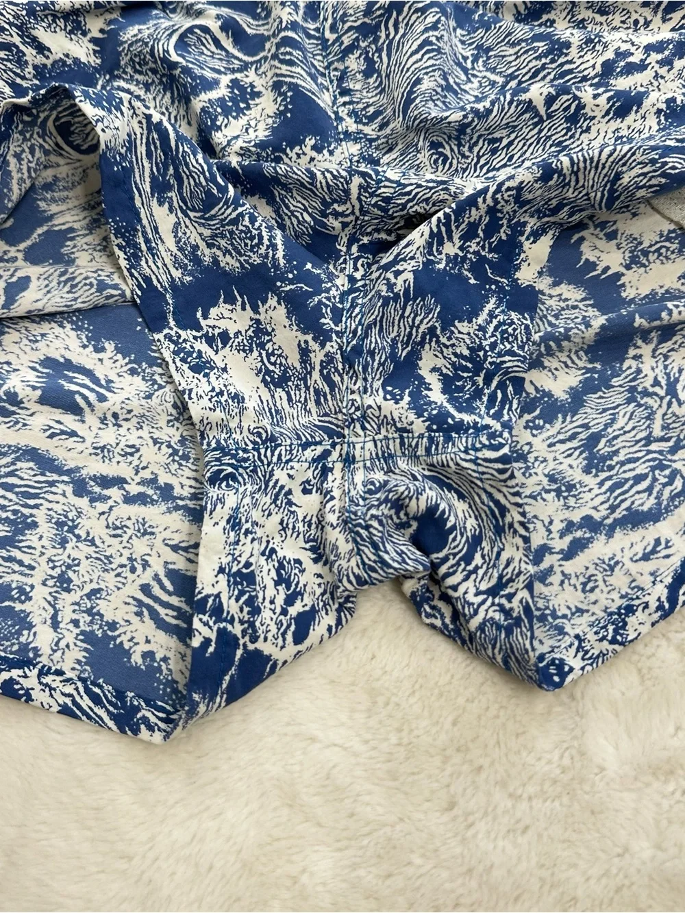 Patagonia Barely Baggies Shorts Crash Endless Blue Wave Print Large 57044